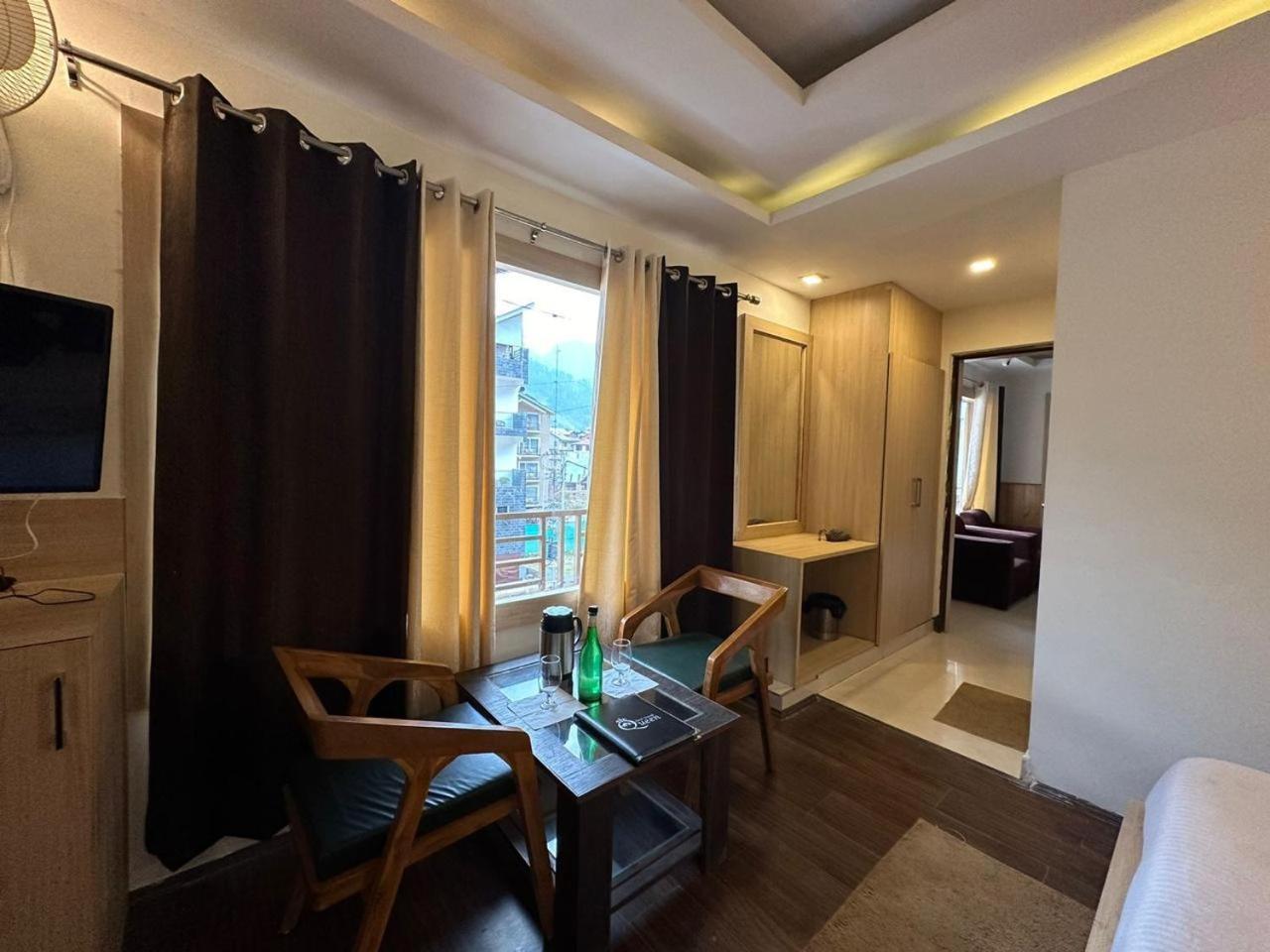 Hotel Manali Queen Eksteriør billede